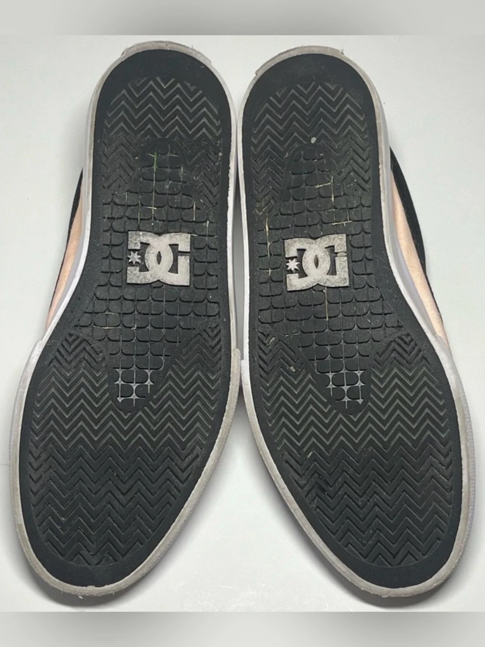 Star Wars x DC 9 Manual Slip-on Shoes Mandalorian Collection Skate Canvas Tan